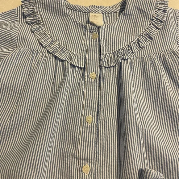 Practically New : H& M summer ruffle outfit ( fits bigger) size 3T - Picture 5 of 7